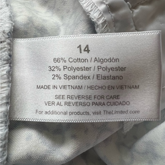 The Limited 2-Toned Blue & White Pattern Women’s  High Rise Shorts Size 14. - Picture 7 of 9